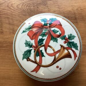 Mikasa Jubilation Candy Dish Trinket Box Christmas Xmas Holly Berry French Horn